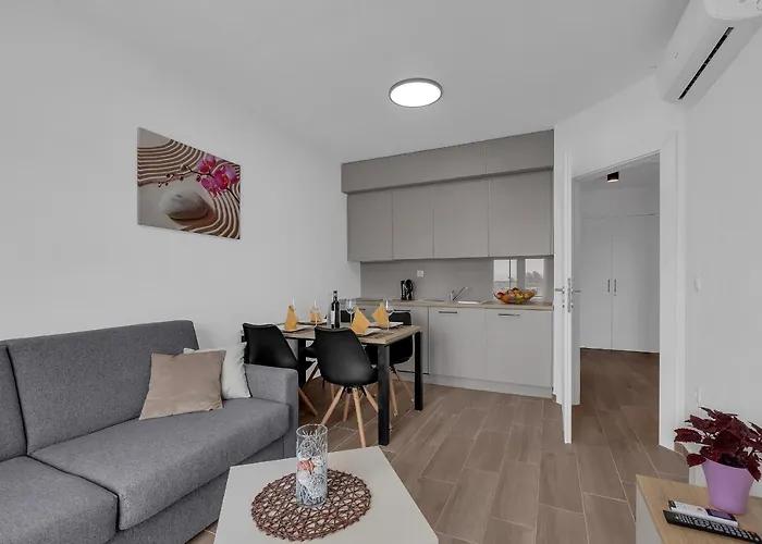 Barisimo - Exklusiv マカルスカ